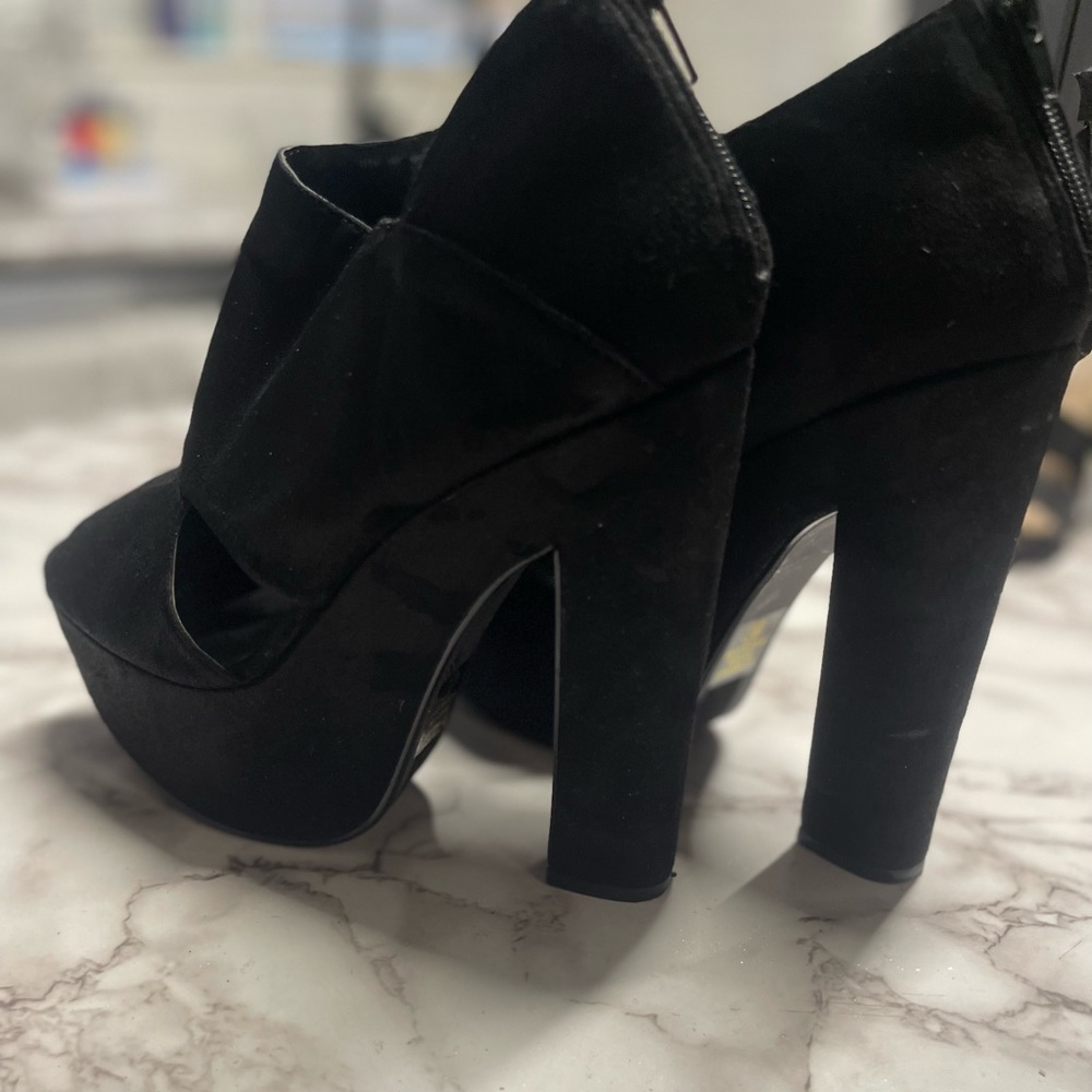High heels - Picture 4 of 6